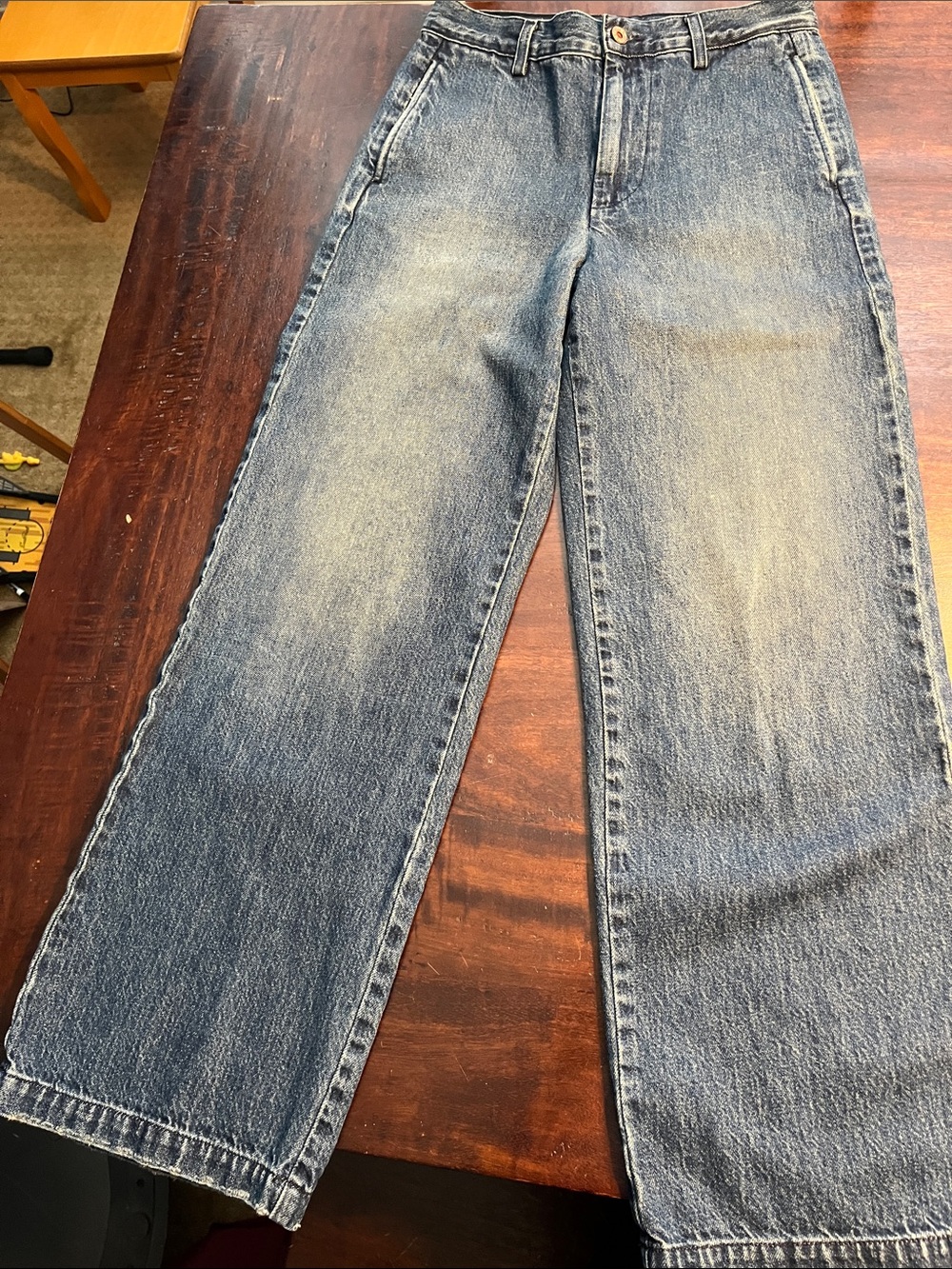 Classic High-Rise Wide Leg Jeans in Washed Blue